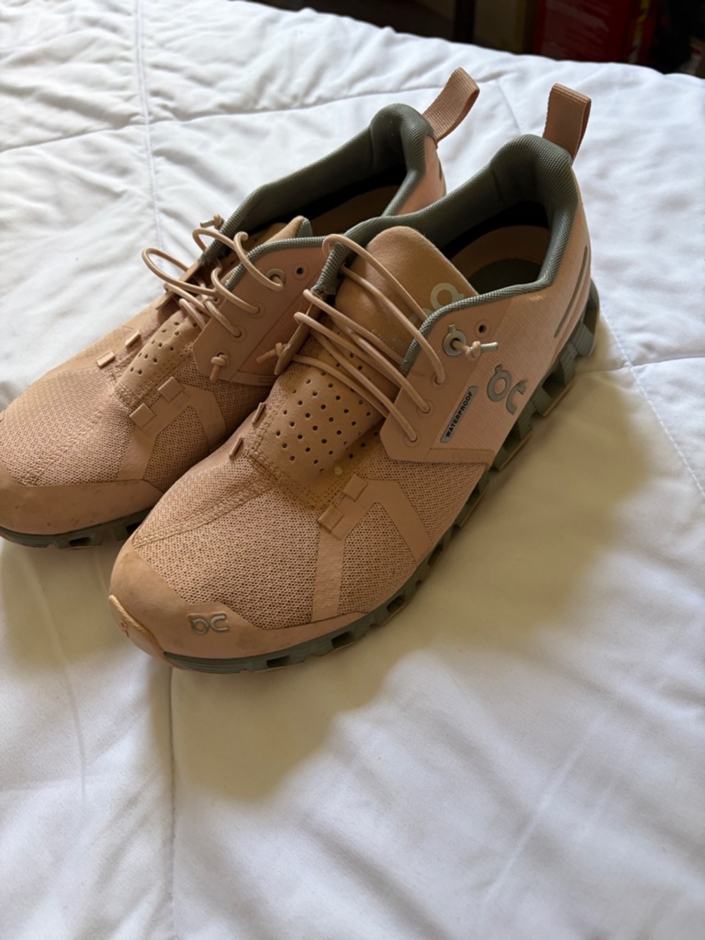 OnCloud Swiss engineering in Peach-Tan